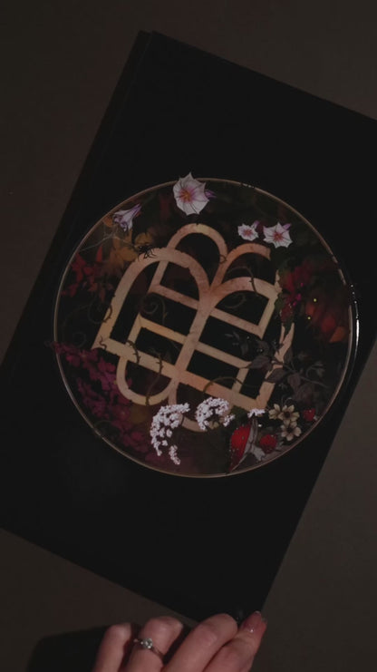 Video: singles placed into the empty Garden of Singles palette, the botanical lid, then the palette filled with 60 glitter singles