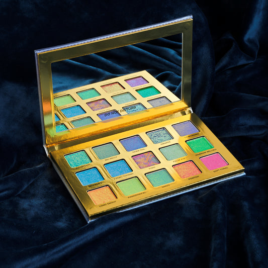 Seahorse palette opened by Adept Cosmetics